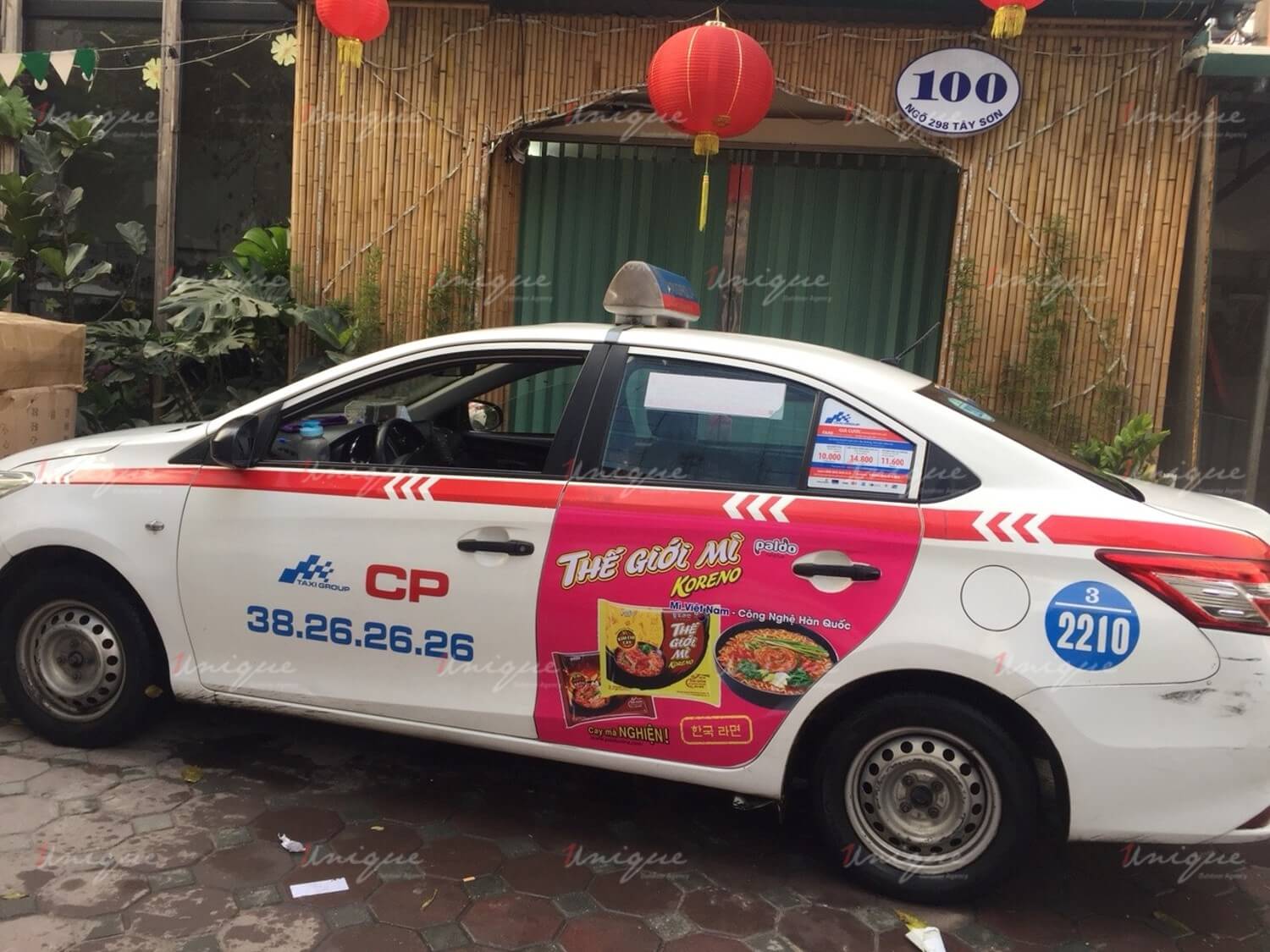 quảng cáo trên taxi group