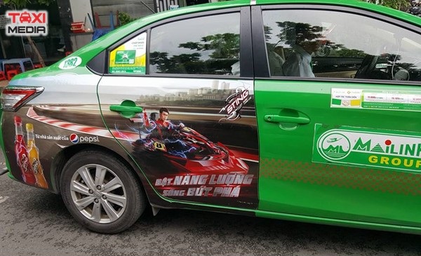 vị trí quảng cáo trên xe taxi