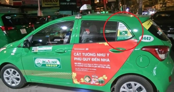 vị trí quảng cáo trên xe taxi